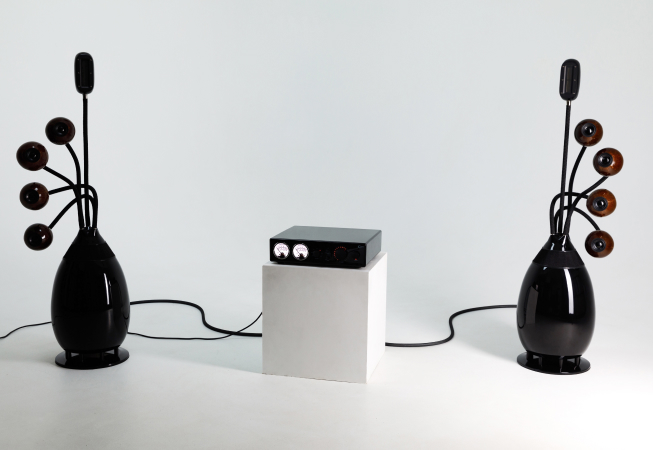 Loudspeakers in closed cabinets